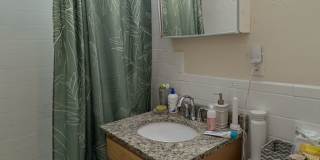 Great Location with Heat/HW Incl! Brookline 2-Bed/1-Bath for 9/1 Move-In Gallery 5