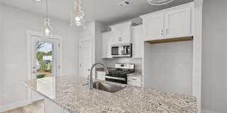 Beautiful 3/2.5 Townhome Move in Ready! Gallery 24