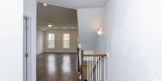 1426 n Greenview Gallery 6