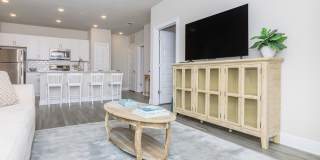 Windsor at Manhattan Gallery 8