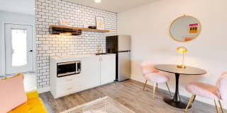 The Empire Gallery 9