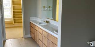 Luxury Living in The Knolls Gallery 17