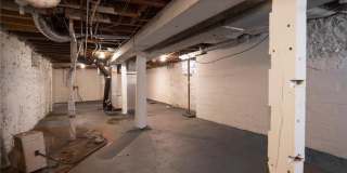 1125 Margaret Street Gallery 23