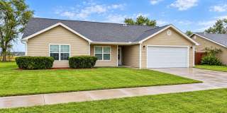 Beautiful Home, Close to Fort Riley Beautiful Home, Close to Fort Riley Gallery 1
