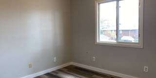 2 Bedroom 2 Bath Townhome w/ large 2 car garage - Freshly remodeled - Available Now Gallery 21