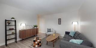 Acoma Square Gallery 14