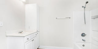 3 Bedroom Downsatirs Condo Near LSU Gallery 8