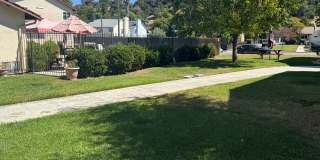 2 Bedroom, 1 bath condo with washer/dryer, garage, parking, pool Gallery 1