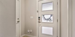 Modern Tri-Level 4BD/3.5BTH Townhouse in Lynnwood for Rent! Pet Friendly! Gallery 5