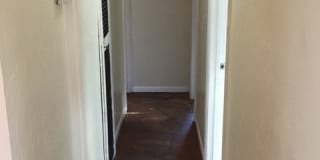 Large 4 -2 house in sw area ! Off Davie blvd Gallery 11