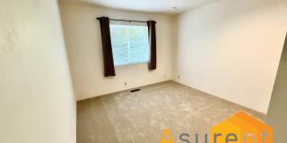 Charming 3-bedroom, 2-bath Ashland Home Gallery 13