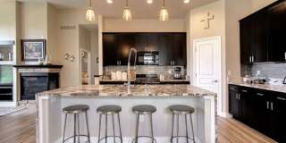 Spacious 3 BDR Townhome on Golf Course Gallery 20