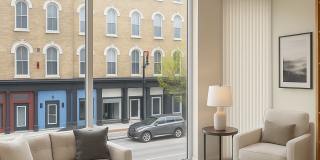 Large Downtown Condo Gallery 3