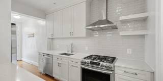 Glover Park Townhome | 4 Bed | 3.5 Bath | 2,500 Sf | Large Front Porch & Fenced-In Backyard w/ Deck Gallery 10