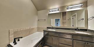 4 Bedroom 2 Bathroom Home in East Edmond with 3 Car Garage - Edmond Schools Gallery 17