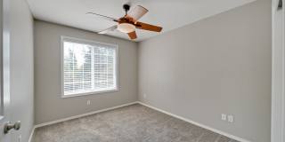 Stunning townhouse in Canby- 3 bed / 2.5 bath , garage, AC Gallery 22