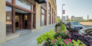One Bedroom Unit in Wonderful Western Auto Lofts Gallery 16