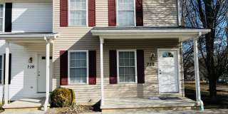2 Bedroom, 2.5 Bath Townhouse Gallery 1