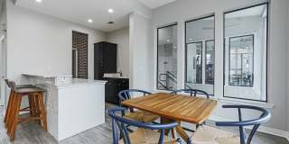 The Village at Bellaire Apartments Gallery 17