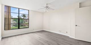 17 Royal Palm Way Gallery 17