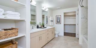 The Willows Gallery 47