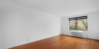 141 Great Neck Road Gallery 26