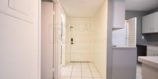 Prime Rental: Spacious 2-Bed, 2-Bath In Carmel Lakes Gated Community Gallery 4