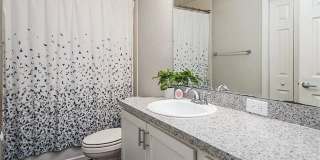 Gorgeous Three Bedroom in Towne Park Estates Gallery 24