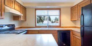 Spacious 3 Bedroom 1 Bath Ranch House  in Milwaukie! Washer and Dryer Included! Gallery 10