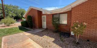 Charming 3-BR Home in Snow Park Gallery 1