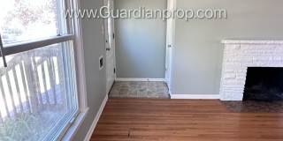 Crosstown Side By Side, Washer/Dryer In Unit, 1 Garage Space, Hardwood Floors, Dishwasher Gallery 4