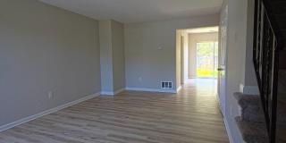 546 WELLINGTON Court Gallery 2