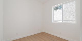 10558 Encino Avenue Gallery 10