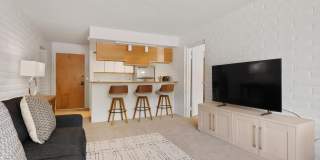 425 Vine Street Gallery 7
