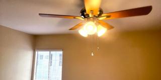 Single Family. 3-bed Home - Desireable Neighborhood! Gallery 50