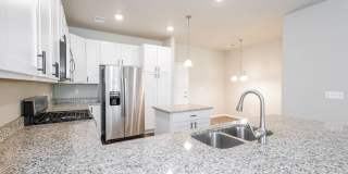 Beautiful 3 Bed, 2.5 Bath Townhome Beautiful 3 Bed, 2.5 Bath Townhome Gallery 6