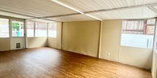 2759 College Blvd- 1/2 OFF 1ST MONTH! Extra Parking, Sun Room, Garage, Fireplace Gallery 8