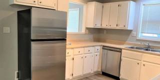 SCAD-Friendly 3BR Home – Walk to Bus Stop | Roommates Welcome! Gallery 7