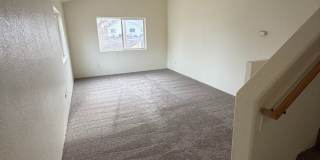 Newly Renovated 2 Bedroom, 1.5 Bathroom Duplex - Located near Sky Lakes and Oregon Tech! Gallery 1