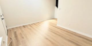 Room in 3 Bedroom Home at Phillips St Gallery 44