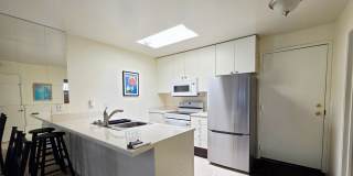 Light-Filled 1 Bed / 1 Bath Condo in UTC, San Diego – Skylights & Balcony Gallery 6