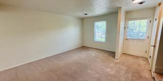 2 Bedroom, 1.5 Bath Townhouse Gallery 4