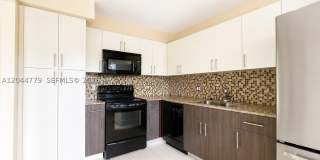 405 LAKEVIEW DR Gallery 1