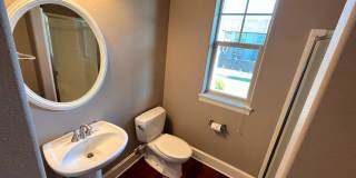 Stunning Corner Home in King City with Washer/Dryer Included, Private Courtyard! Gallery 10