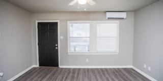 Spacious 4 Bed 2 Bath with Big Backyard Gallery 17
