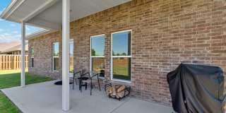 Newly built 3 Bed 2 bath home with Large backyard Gallery 24