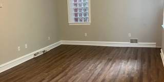 Spacious 4 Bedroom House in Southside Flats! Gallery 6