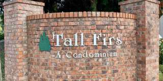 Spacious top floor condo with 3 sizable bedrooms & 2 baths Gallery 1