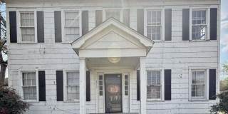 213 NE Wilson Street Gallery 1