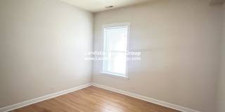 7460 North Greenview Gallery 9